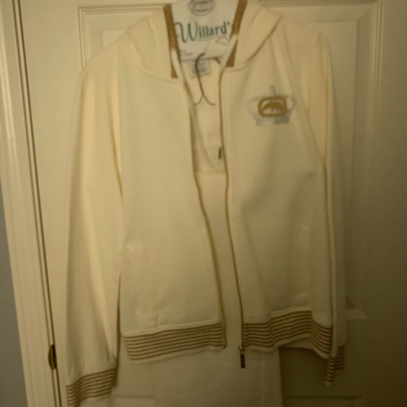 COPY - Tracksuit - Picture 2 of 2